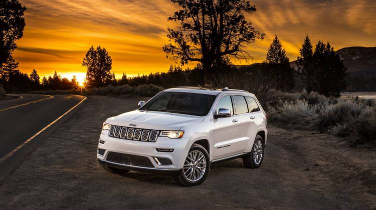 Jeep Grand Cherokee Slogs Off To Detroit