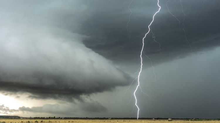 Many still without power in Indy as severe weather risk continues