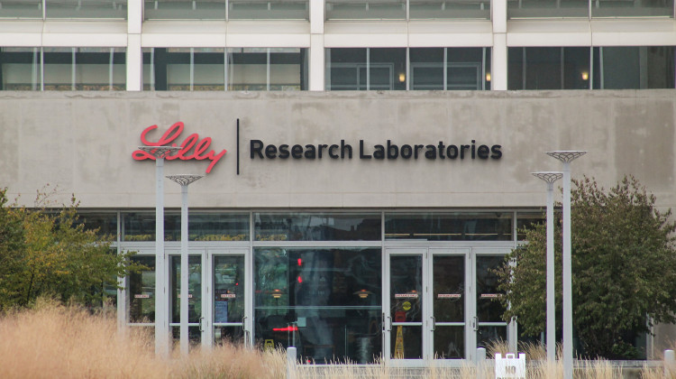 US authorizes Eli Lilly's new antibody drug to fight omicron