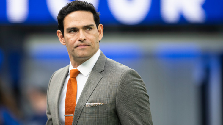 Braun, Beckwith weigh in after NFL analyst Mark Sanchez is hospitalized after a stabbing in Indianapolis