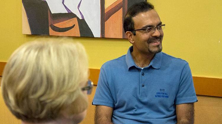 Muzaffar Ahmad talking to a group in Indianapolis about the Islam religion. - Drew Daudelin/WFYI