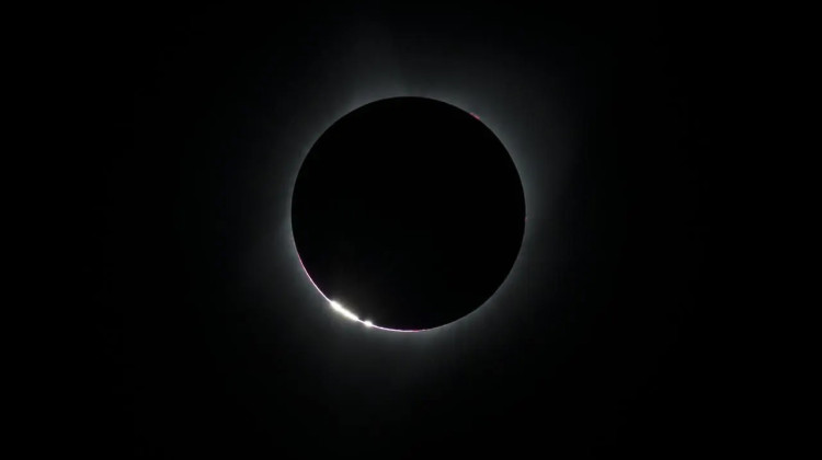 Baily's Beads as seen during the 2017 total eclipse. The new app named "Sunsketcher" records this moment in totality, using only a small part of the cell phone camera sensor. - Aubrey Gemignani / NASA