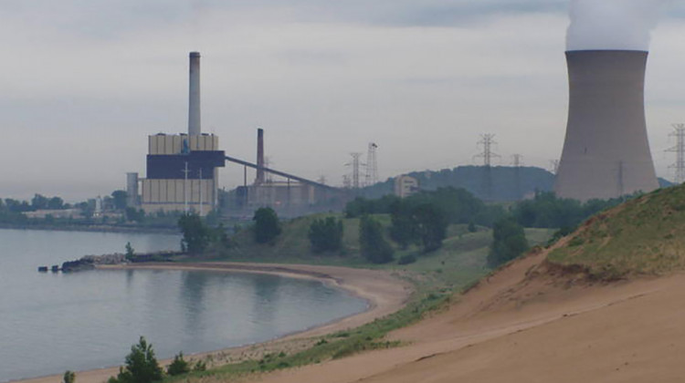 NIPSCO plans to retire its Michigan City coal plant by 2028.  - Chris Light/Wikimedia Commons