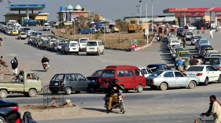 Man Reaches For The Sun For A Solution To Pakistan's Gas Crisis