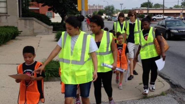 Students Help In Walk To School Assessment