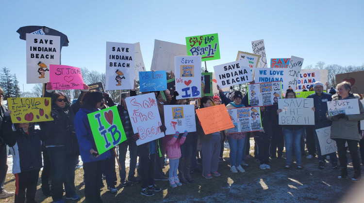 Indiana Beach Fans Rally In Hopes To Save Amusement Park