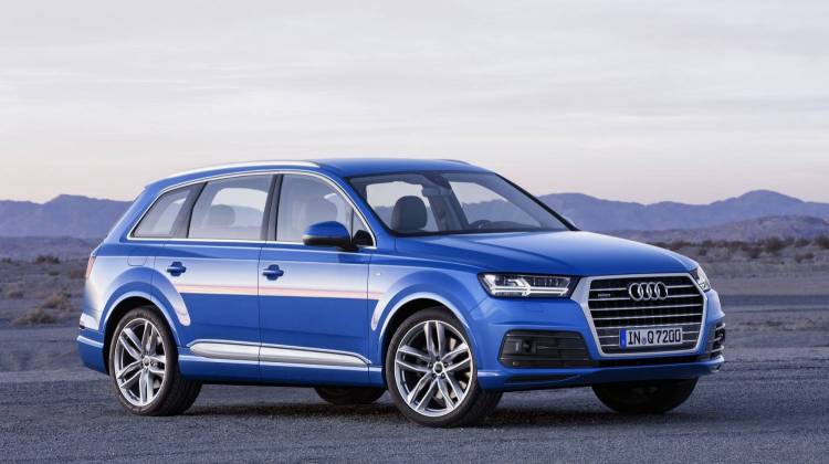 Audi Q7 Jets Across Holiday Gatherings