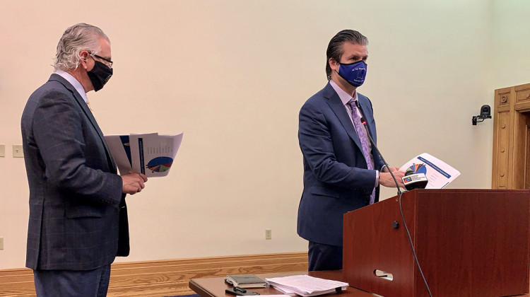 Sens. Eric Bassler (R-Washington), left, and Ryan Mishler (R-Bremen), right, present the Senate Republican two-year state budget proposal.  - Brandon Smith/IPB News