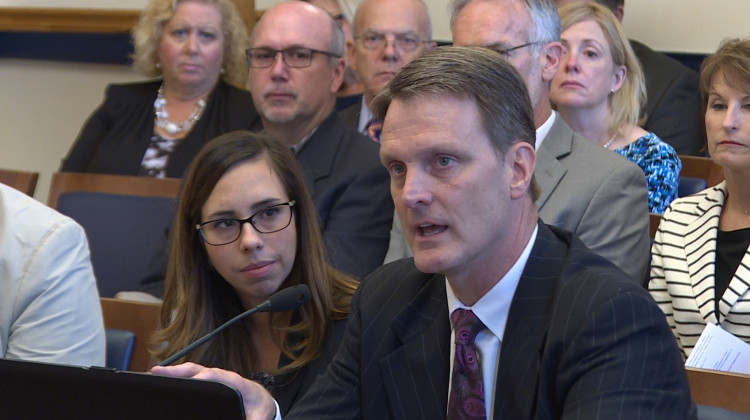 Skip Stitt of Faegre Baker Daniels Consulting answers task force member questions about public-private partnerships and Indiana water systems.  - Rebecca Thiele/IPB News