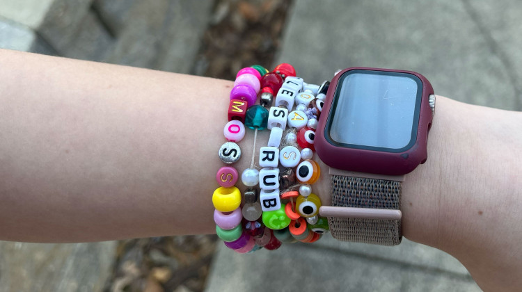 Indiana cracks down on kids' social media, cell phones in school