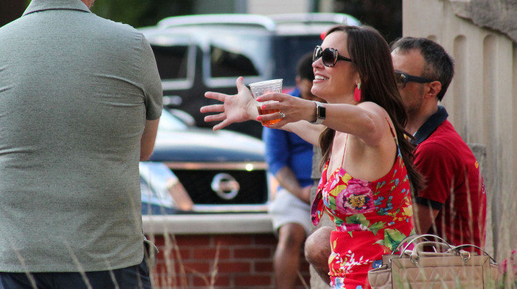 Restaurants' Relaxed Alcohol Carryout Policies Ending After June