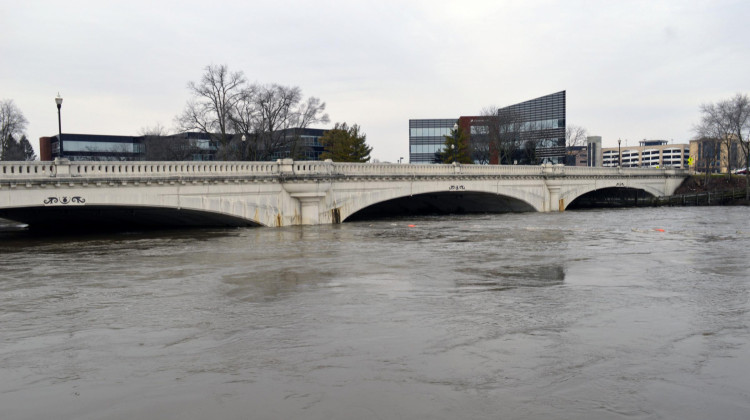 The bridge where Jefferson Boulevard crosses the St. Joseph River in South Bend sits just above the waterline on Feb. 22, 2018.  - Jennifer Weingart/WVPE