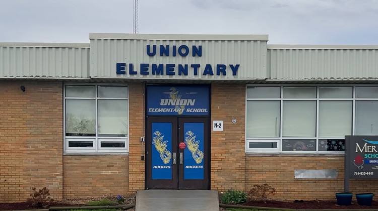 Union Schools sues Gov. Mike Braun over law forcing district closure