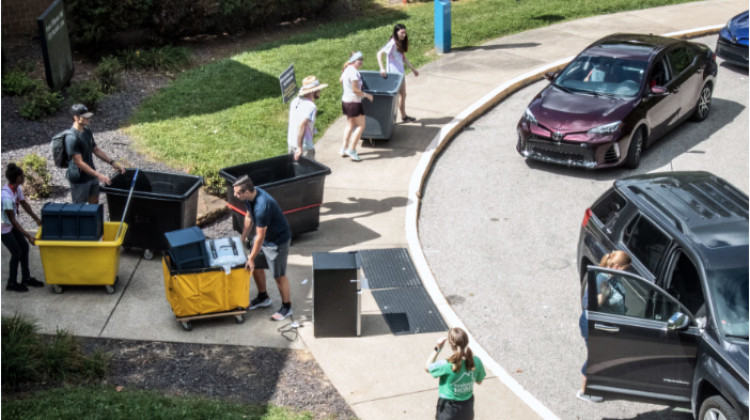 Students move into a residence hall of the University of Southern Indiana in August. - Tim Jagielo
/
WNIN