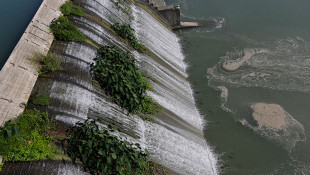 AP: Thousands Face Life-Threatening Floods From Aging Dams