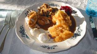 Cost For Thanksgiving Dinner Higher This Year, But About Average