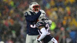 New England Beats Indianapolis 45-7 In AFC Championship