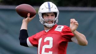 Andrew Luck Is Throwing Footballs Again