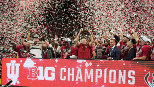 No. 2 Indiana beats No. 1 Ohio St. 13-10 to end Big Ten title drought, lock up top playoff seed