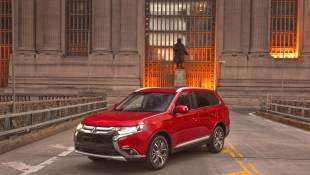 2016 Mitsubishi Outlander Faces Challenges