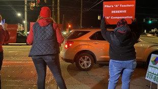 Community rallies for Pike teachers’ pay raise days before contract deadline