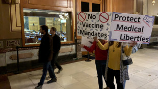 Hoosiers rally at Statehouse after single-day session on vaccine mandates is canceled