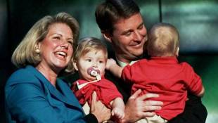 Former Indiana First Lady Susan Bayh Has Brain Tumor Removed