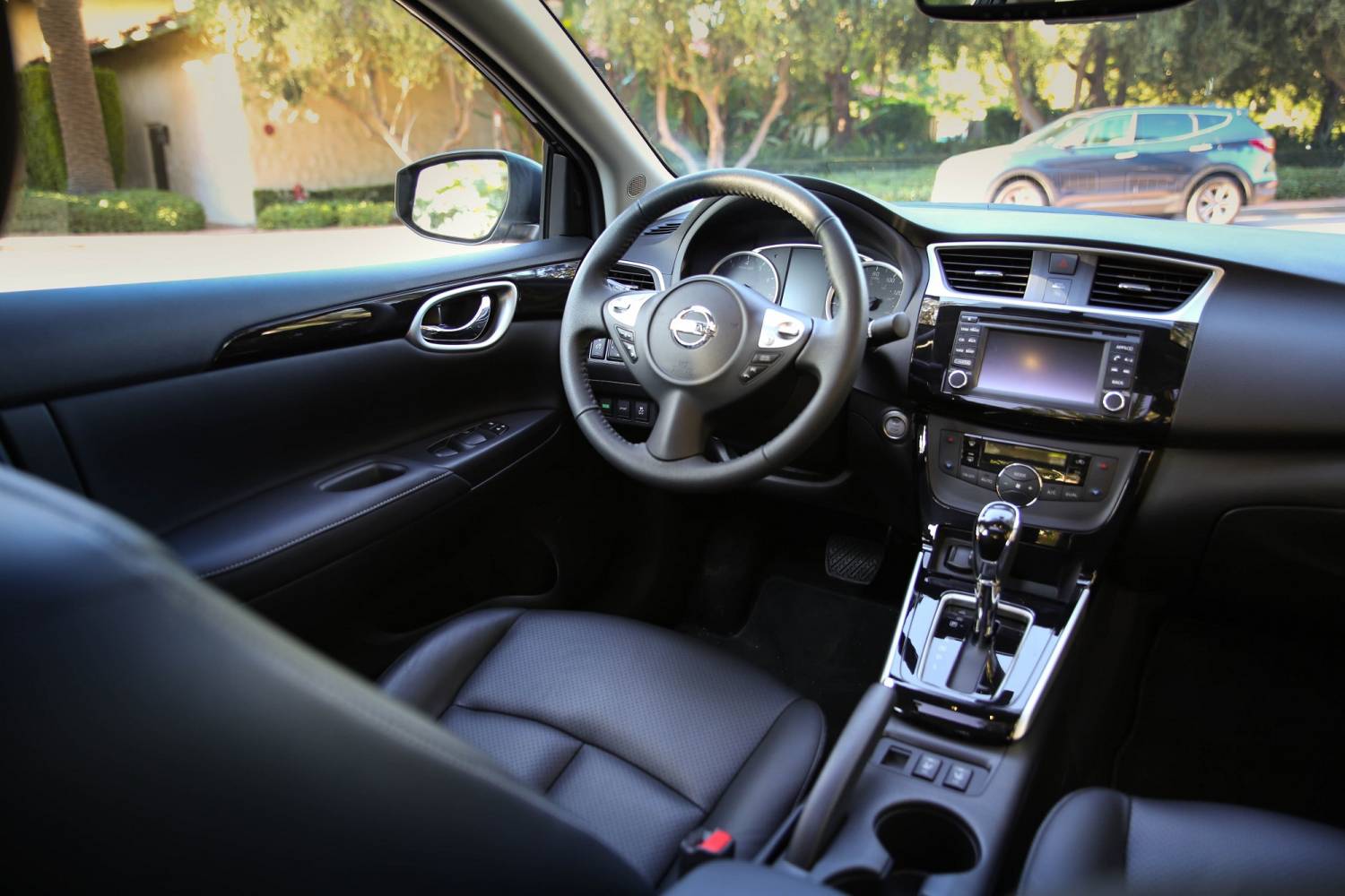 Nissan Sentra Sr Blends Sport Luxury