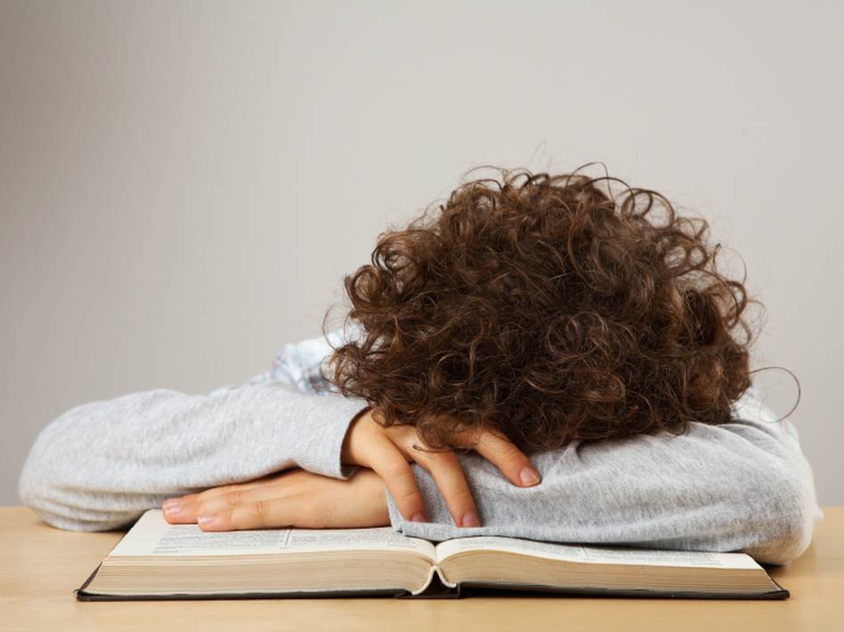 Less sleep. Изучение сна. lack of sleep.