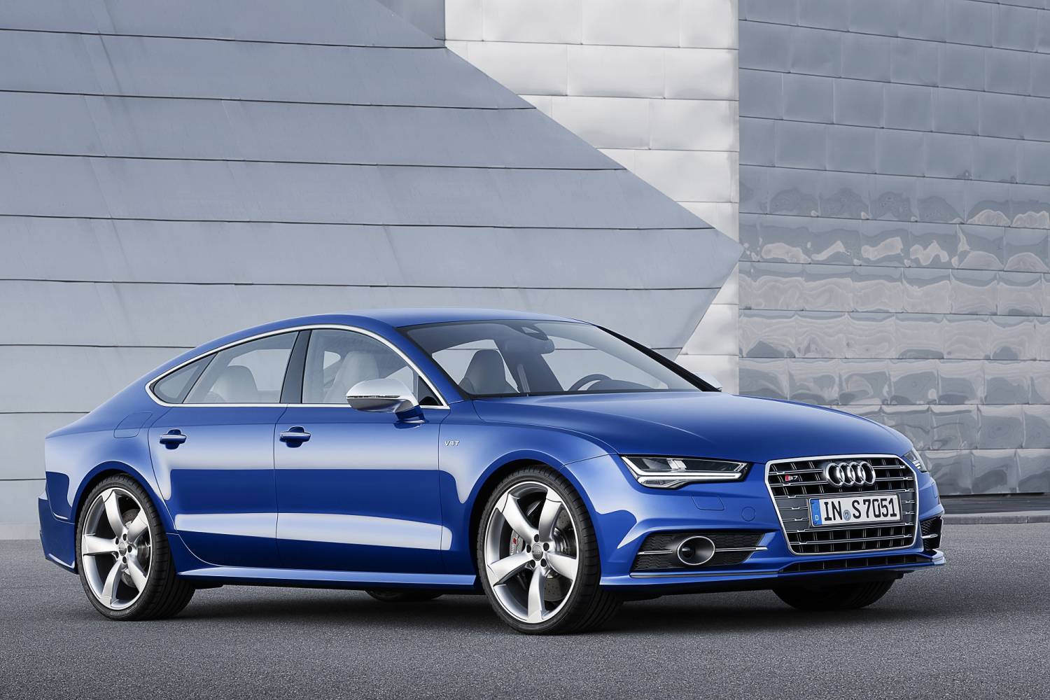 Audi S7 Is Zip-Zap Carbon-Stitched Armani