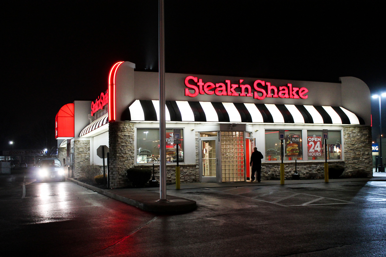 https://www.wfyi.org/files/wfyi/articles/original/steak-n-shake-lc.jpg