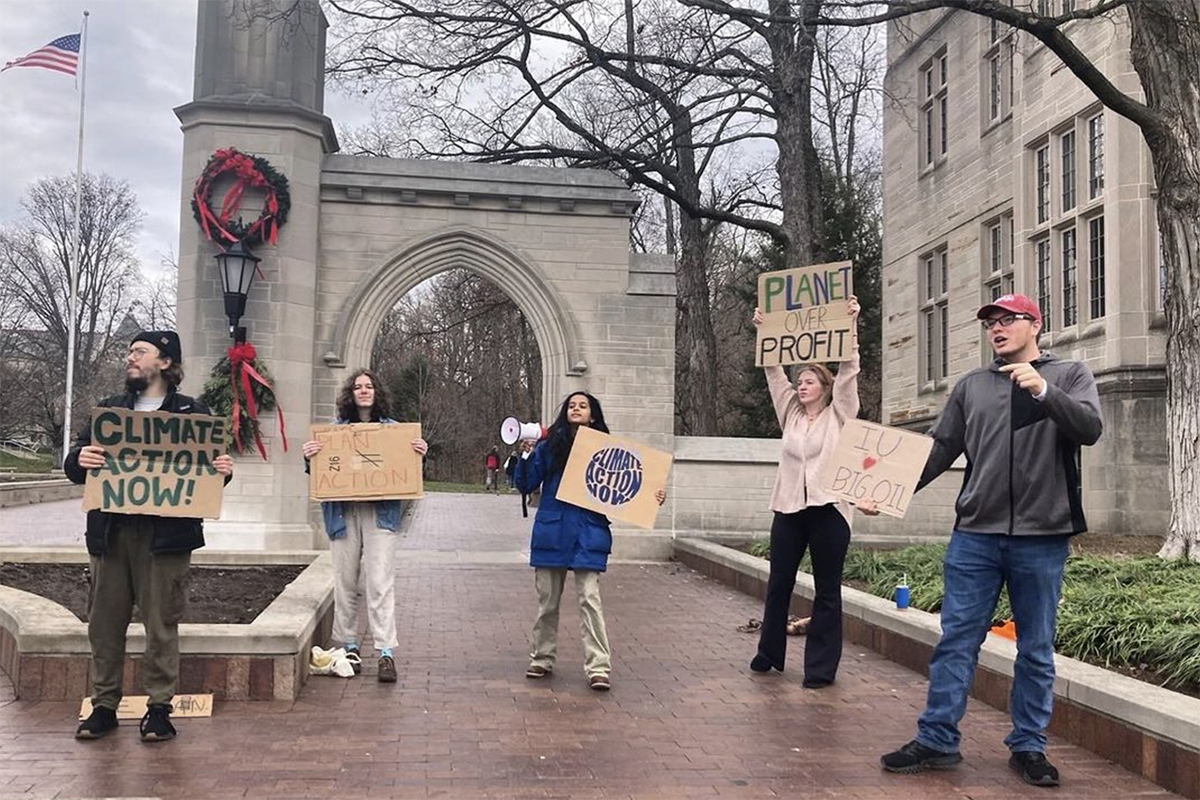 https://www.wfyi.org/files/wfyi/articles/original/students-for-a-green-new-world-instagram.jpg