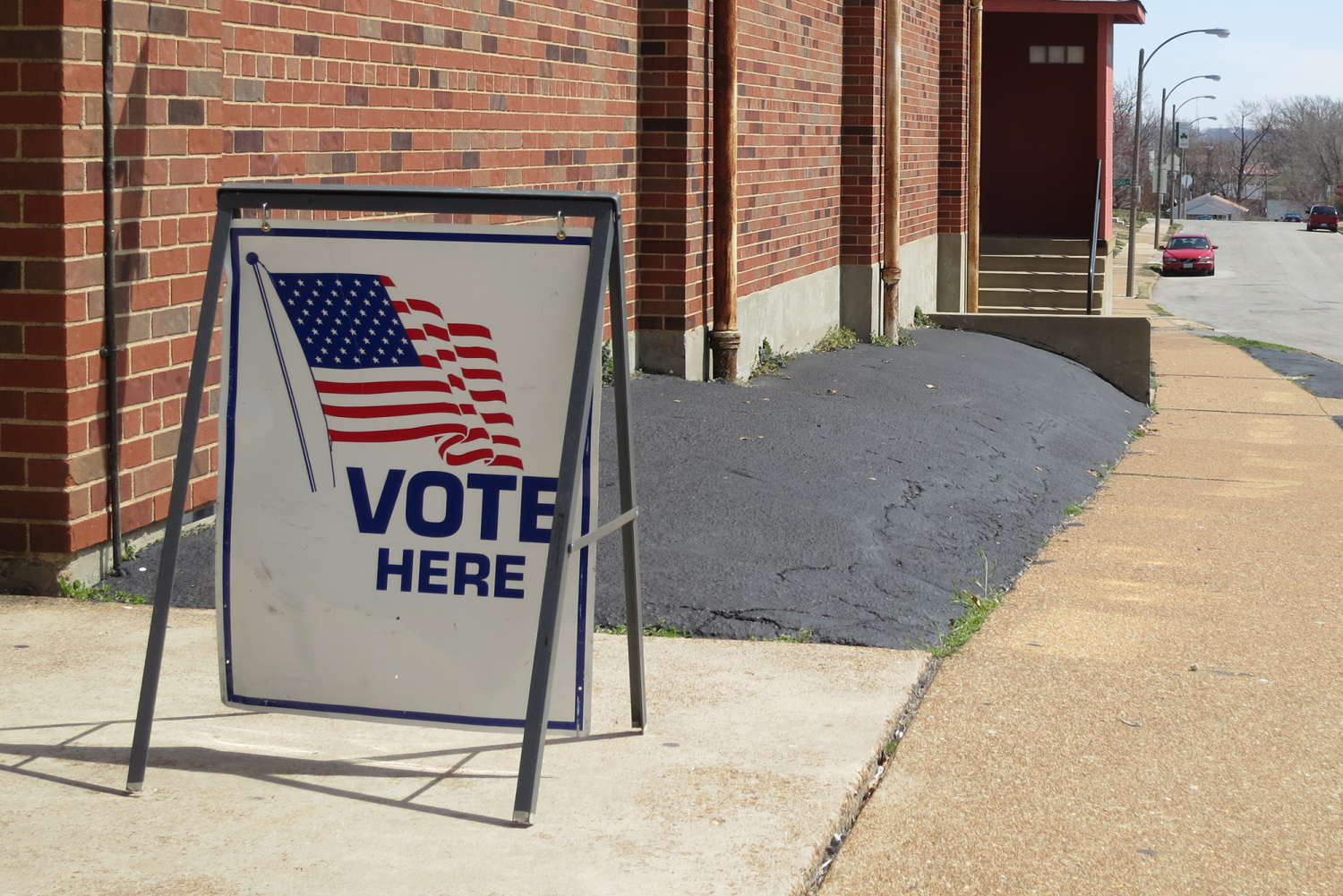 There's not enough poll workers for Indiana's November election