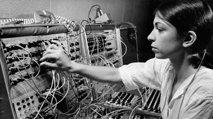 Hoosier Sisters with Transistors